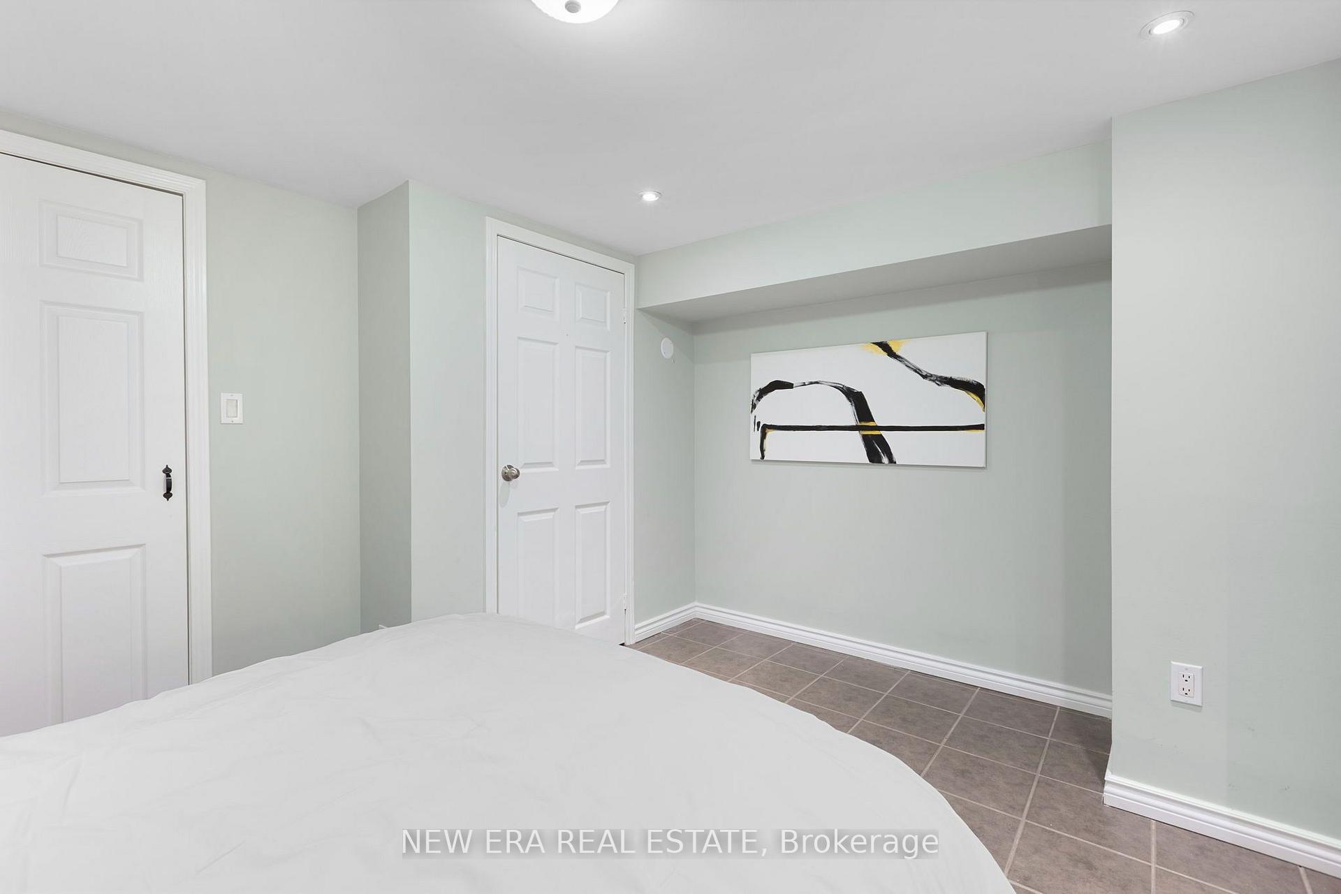 Photo 37 of 4246 Bloor Street W, Etobicoke, Markland Wood — HOMEH
