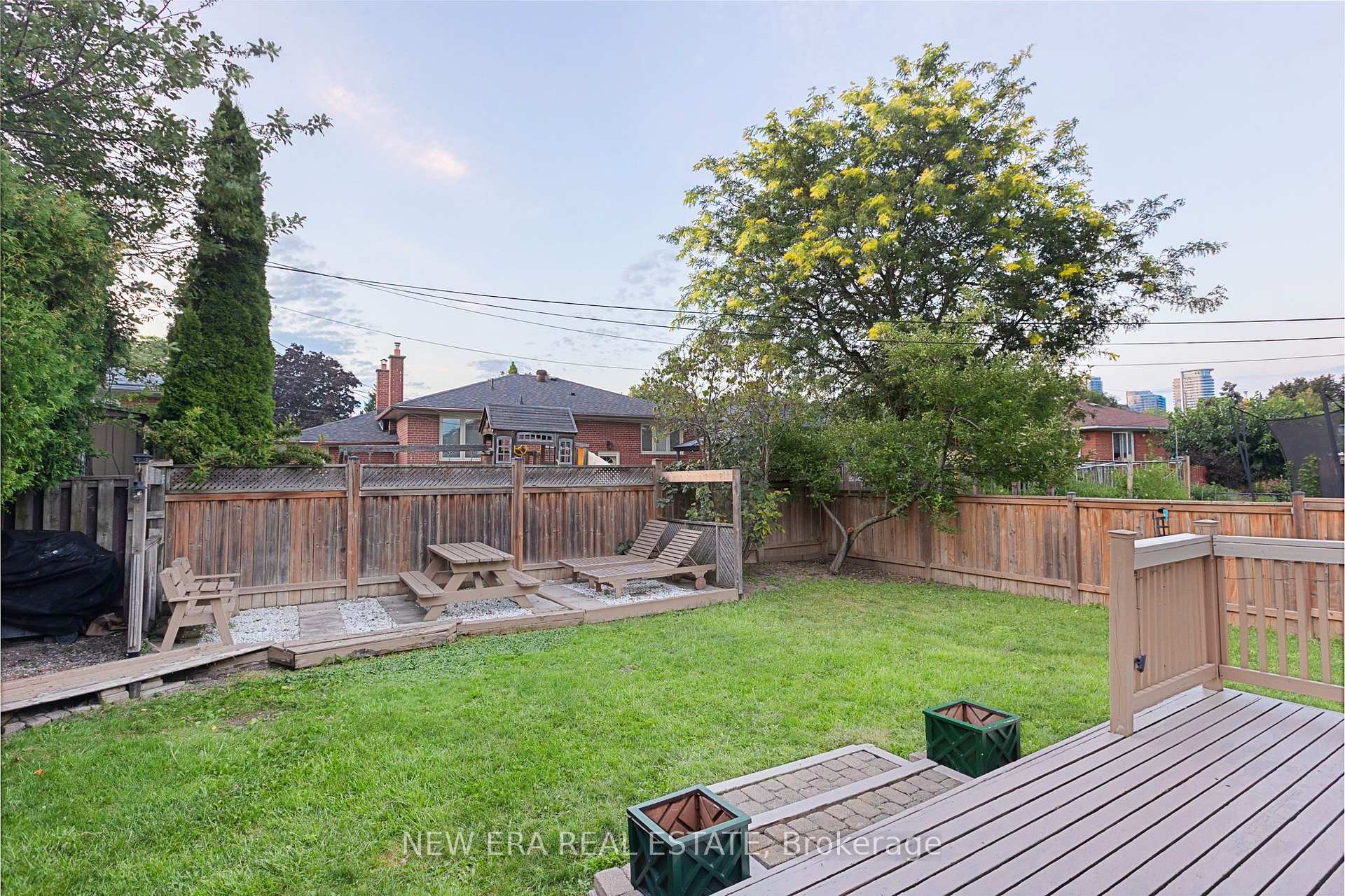 Photo 45 of 4246 Bloor Street W, Etobicoke, Markland Wood — HOMEH