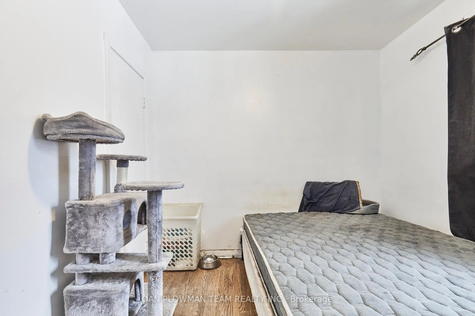 Photo 13 of 703 Clarence Drive, Whitby, Downtown Whitby — HOMEH
