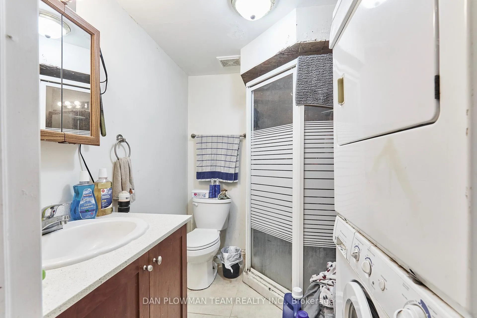 Photo 23 of 703 Clarence Drive, Whitby, Downtown Whitby — HOMEH
