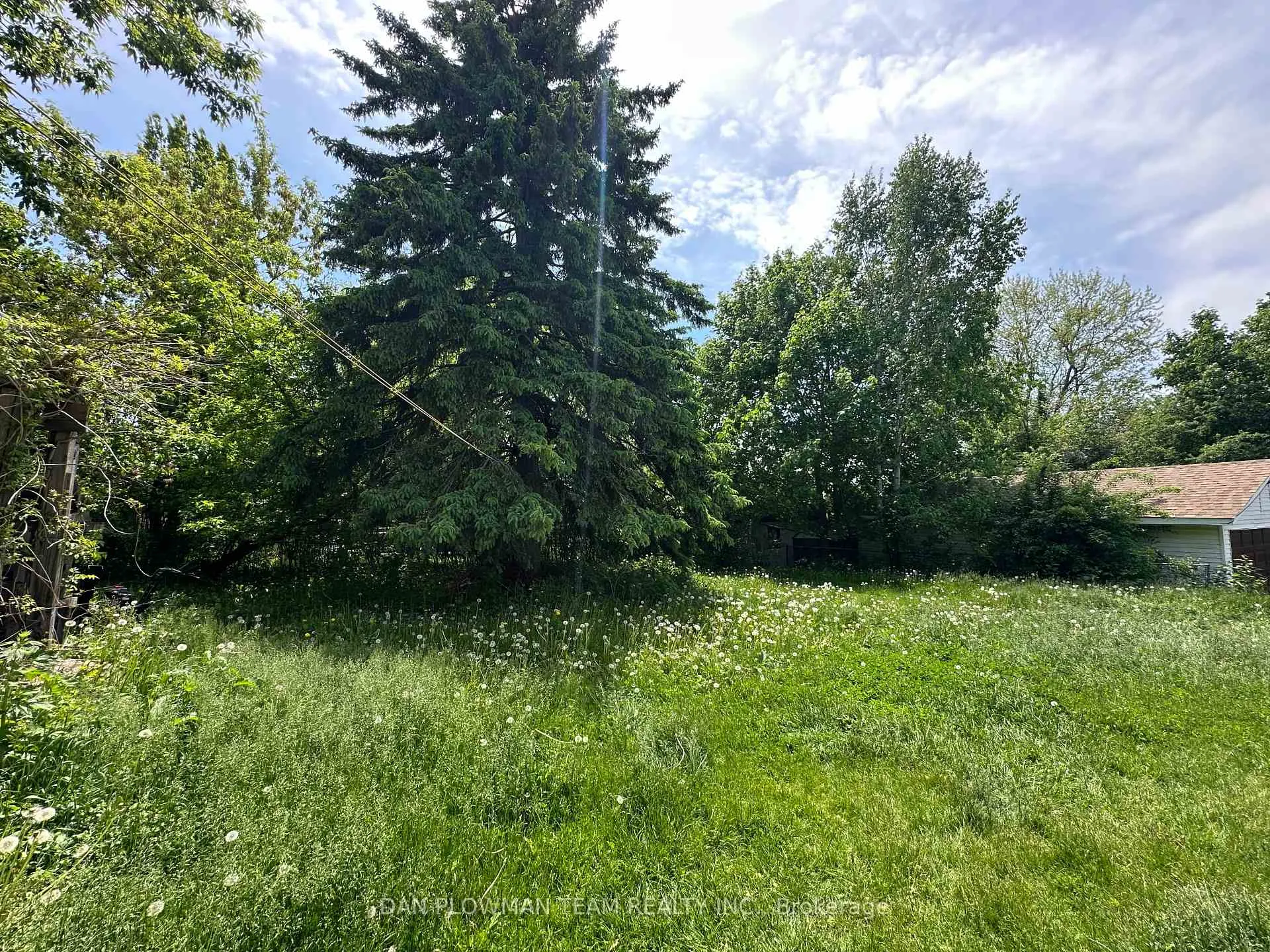 Photo 25 of 703 Clarence Drive, Whitby, Downtown Whitby — HOMEH