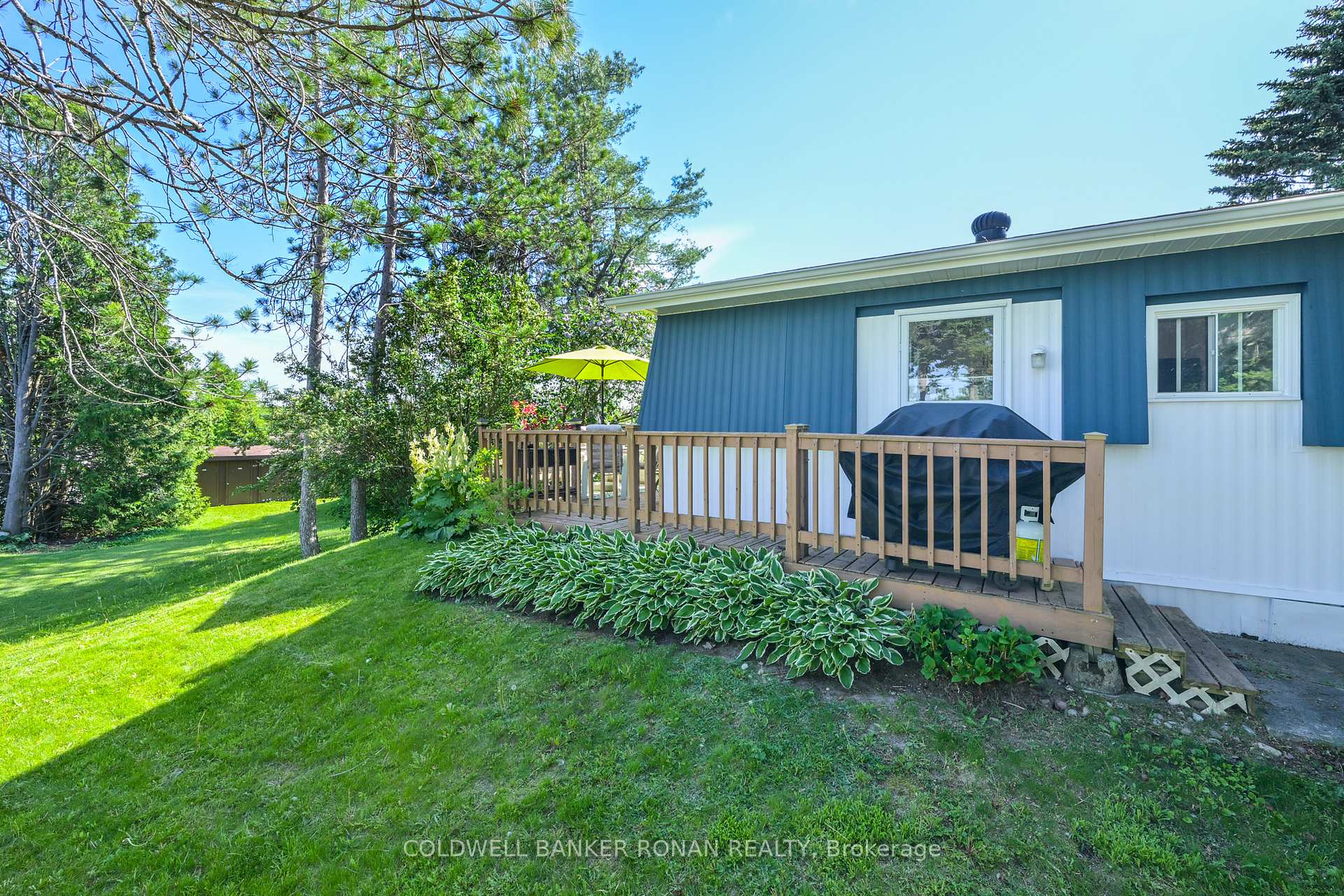 Photo 26 of 13 Hawthorne Drive, Innisfil, Rural Innisfil — HOMEH