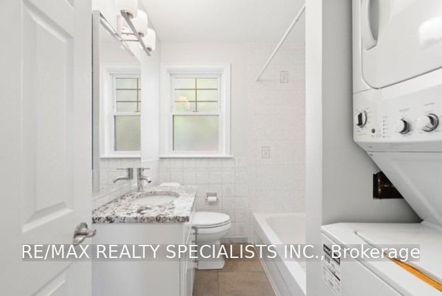 Photo 10 of Unit Upper, 2 East 41st Street, Hamilton, Sunninghill — HOMEH