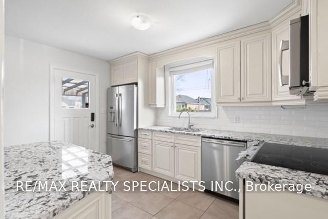 Photo 16 of Unit Upper, 2 East 41st Street, Hamilton, Sunninghill — HOMEH