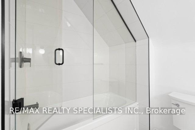 Photo 21 of Unit Upper, 2 East 41st Street, Hamilton, Sunninghill — HOMEH