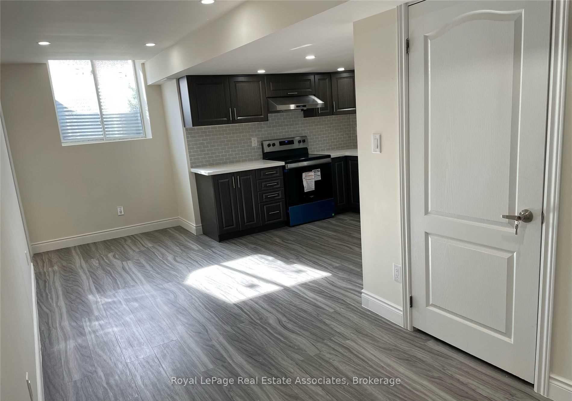 Photo 3 of Unit Bsmt, 35 Elysian Fields Circle, Brampton, Bram West — HOMEH