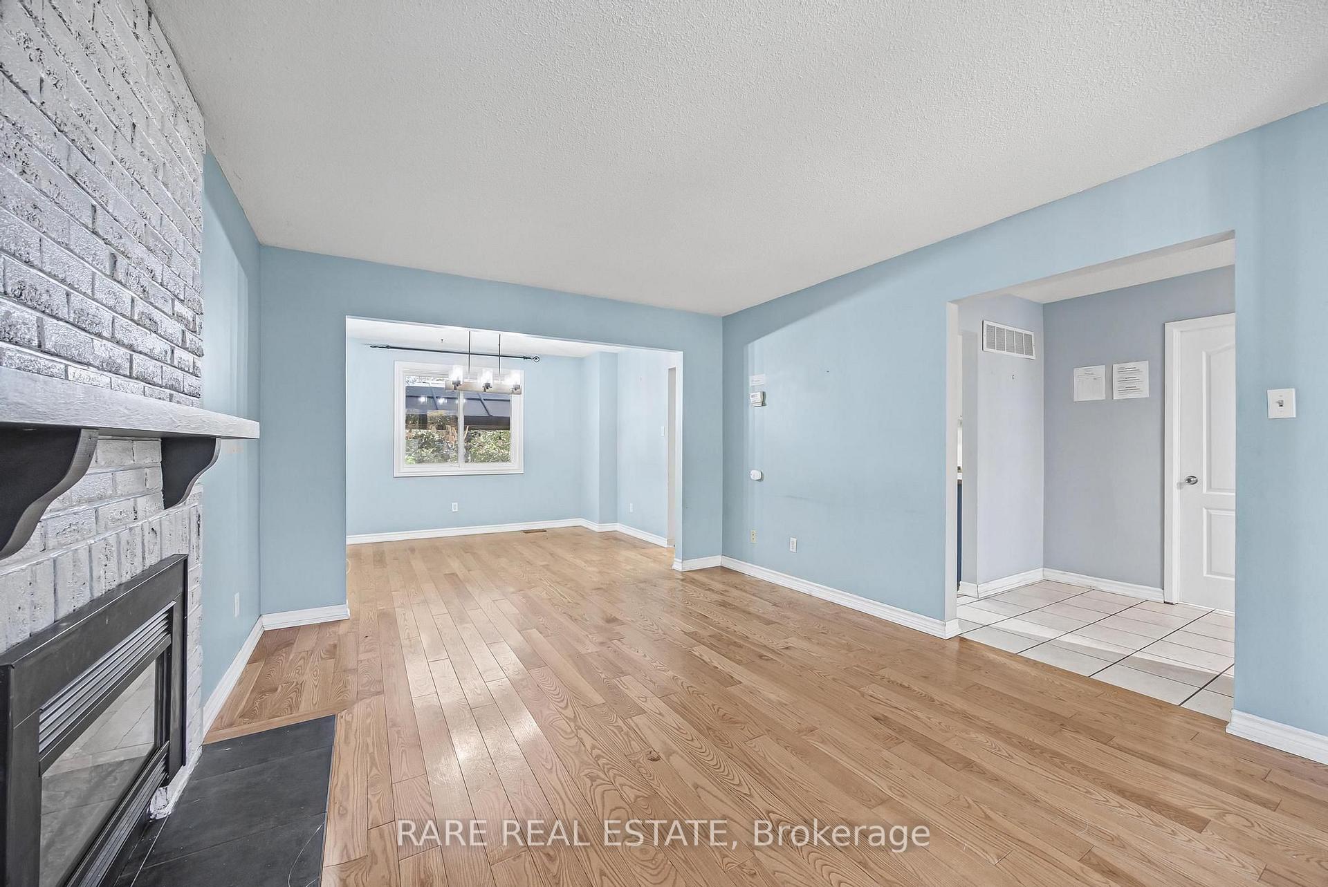 Photo 4 of 17 Glaceport Avenue, Hamilton, Dundas — HOMEH