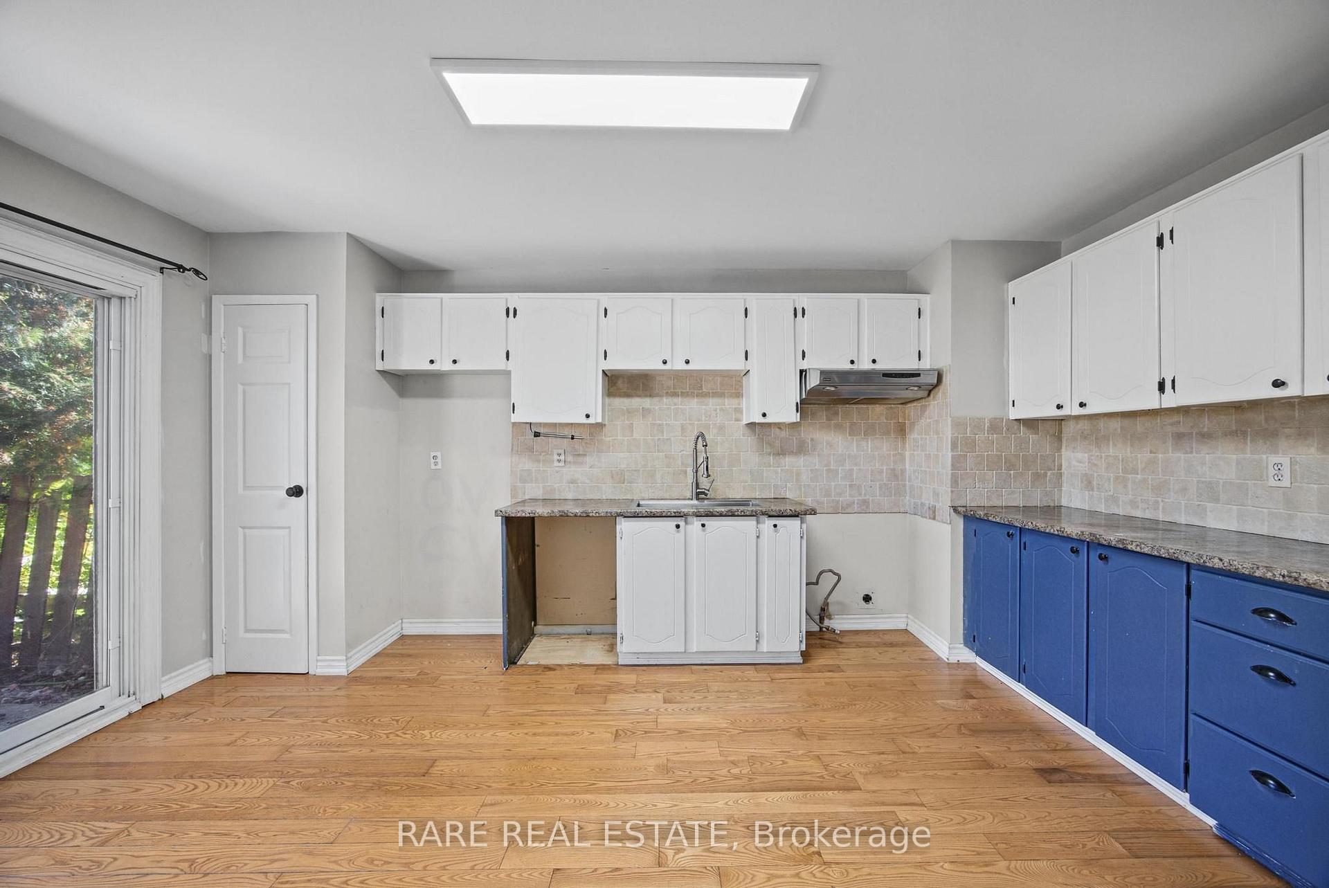 Photo 7 of 17 Glaceport Avenue, Hamilton, Dundas — HOMEH