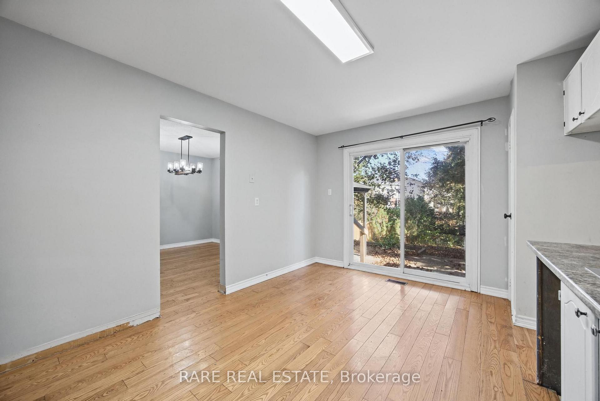 Photo 9 of 17 Glaceport Avenue, Hamilton, Dundas — HOMEH
