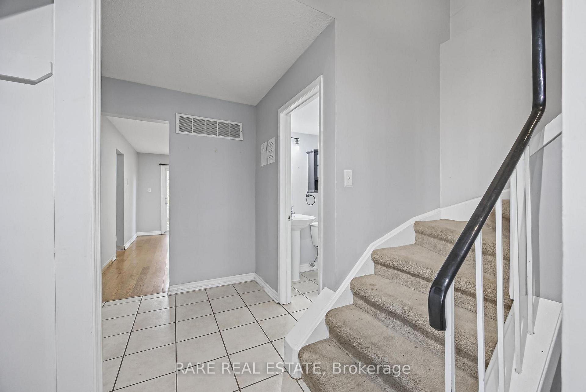 Photo 11 of 17 Glaceport Avenue, Hamilton, Dundas — HOMEH