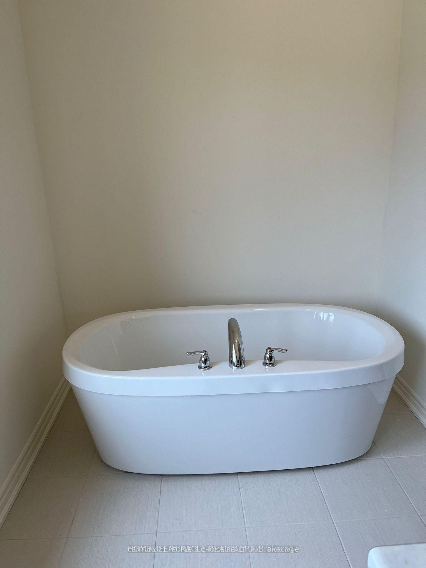 Photo 13 of 2144 Coppermine Street, Oshawa, Kedron — HOMEH