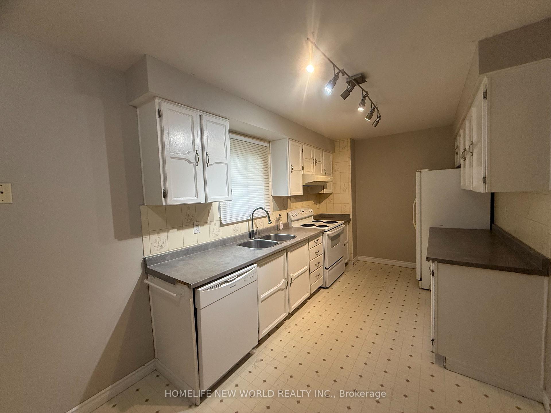 Photo 5 of Unit Upper, 12 Jacob Drive, Whitby, Lynde Creek — HOMEH