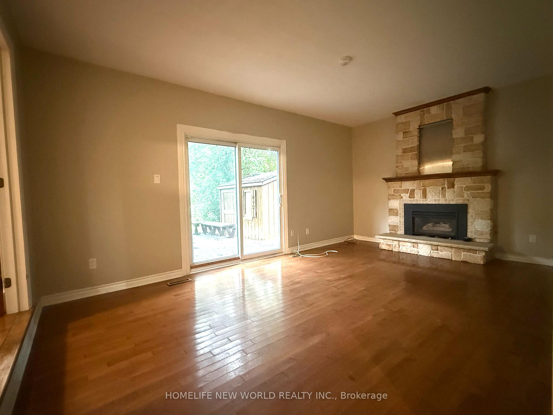 Photo 9 of Unit Upper, 12 Jacob Drive, Whitby, Lynde Creek — HOMEH