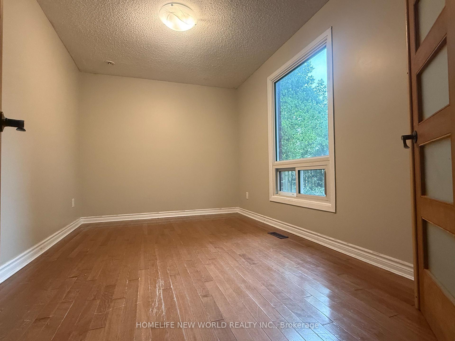Photo 10 of Unit Upper, 12 Jacob Drive, Whitby, Lynde Creek — HOMEH
