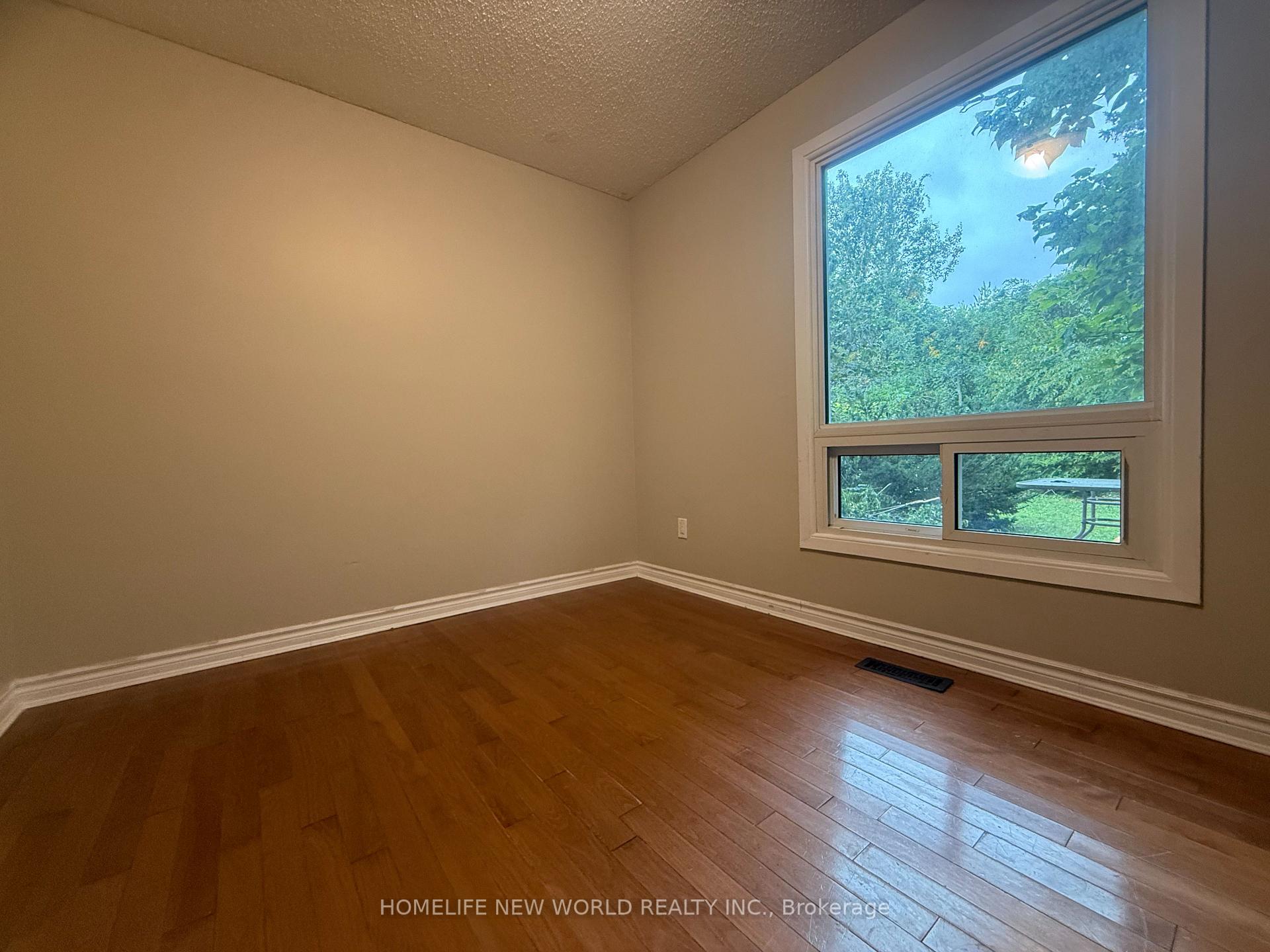 Photo 11 of Unit Upper, 12 Jacob Drive, Whitby, Lynde Creek — HOMEH