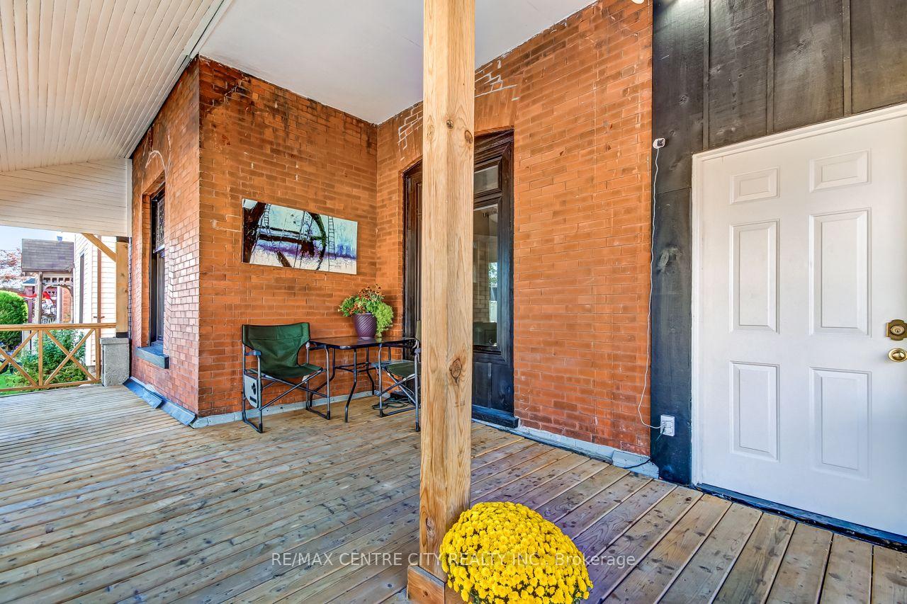 Photo 4 of 20 Alma Street, St. Thomas — HOMEH