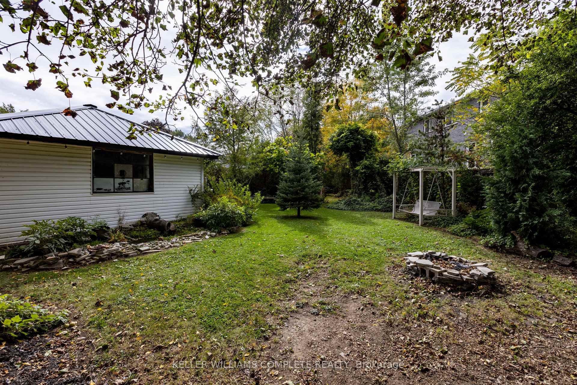 Photo 10 of 9 Glen Avenue, St. Catharines, Western Hill — HOMEH