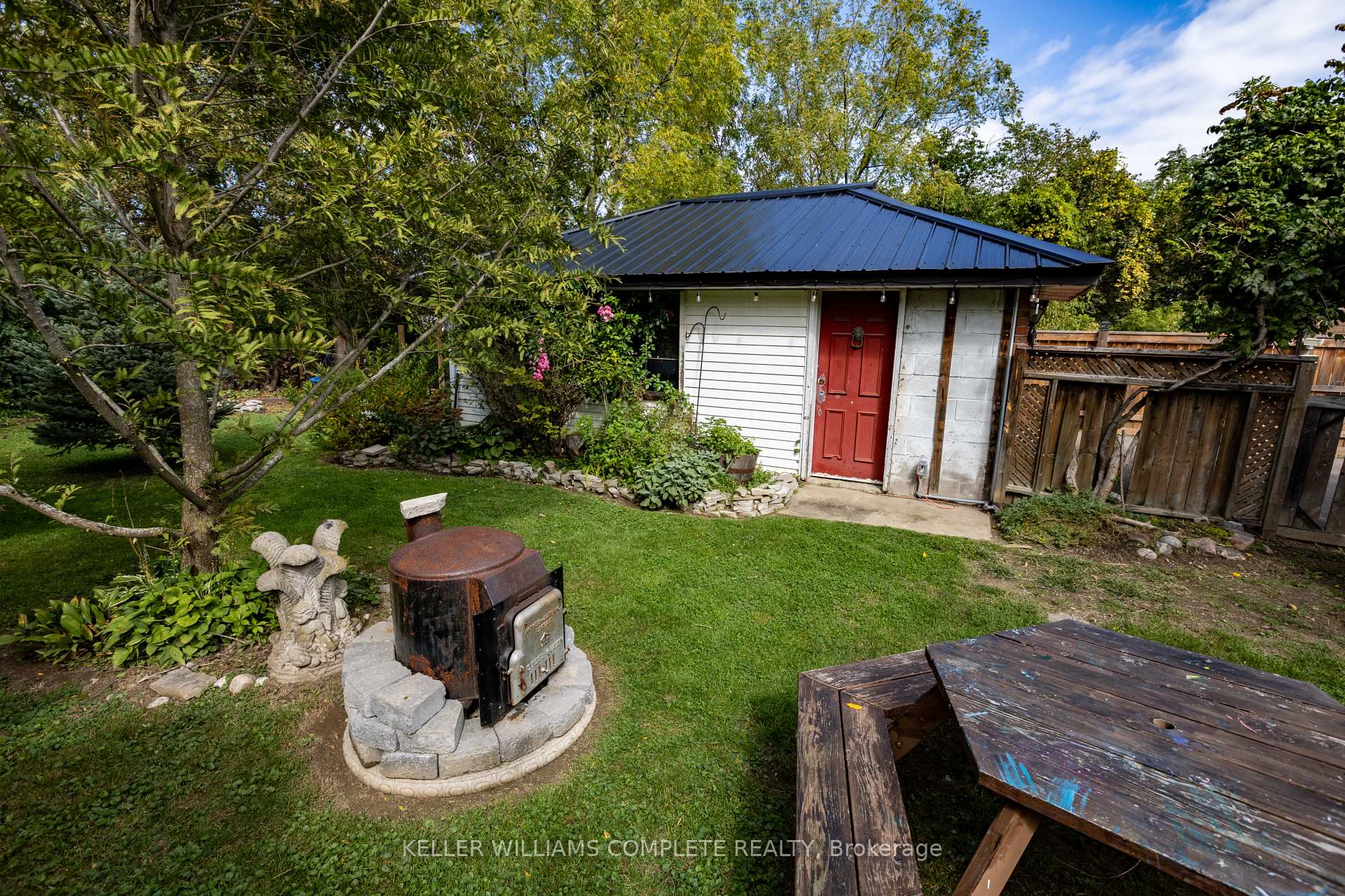 Photo 11 of 9 Glen Avenue, St. Catharines, Western Hill — HOMEH