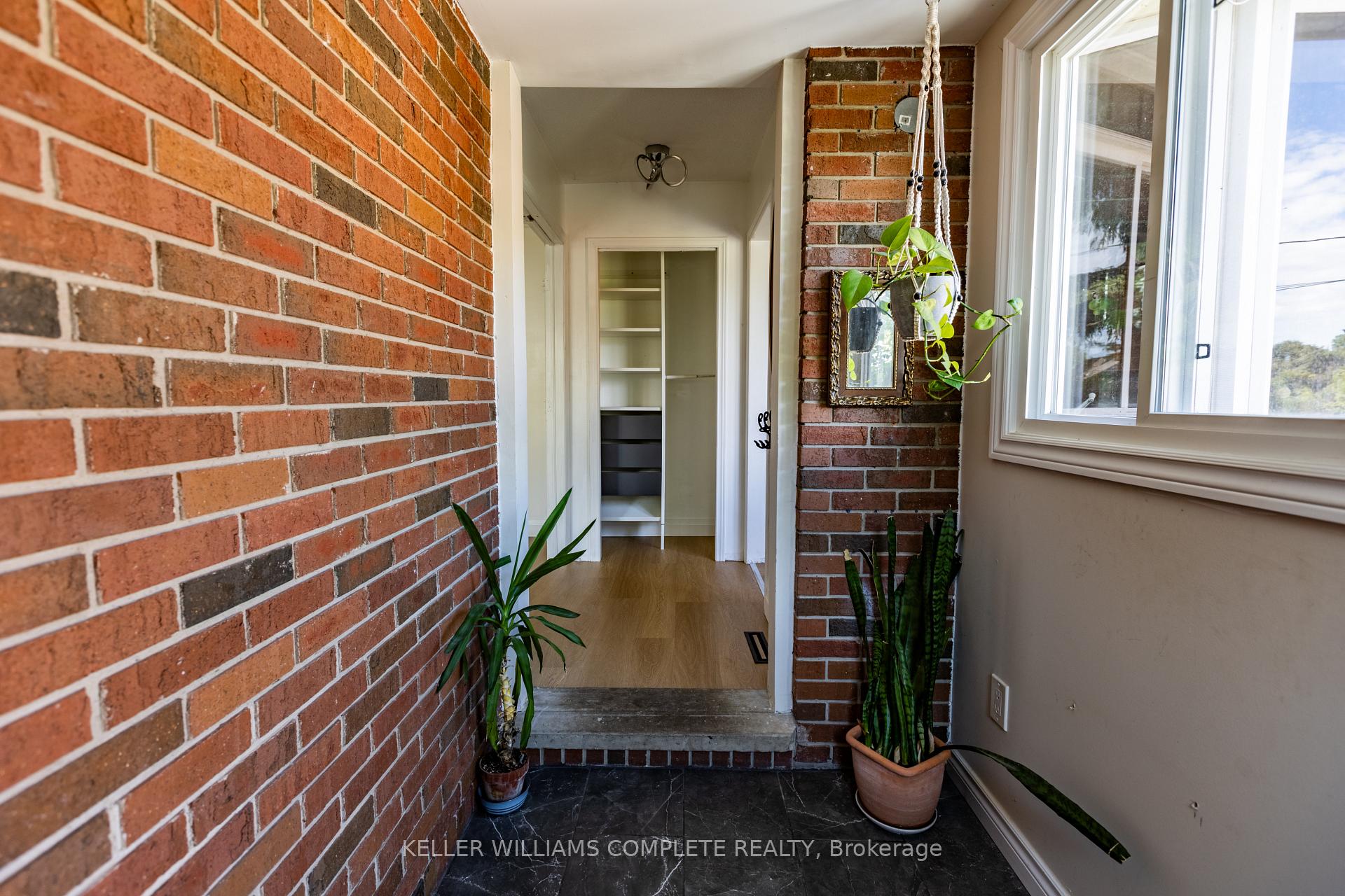 Photo 13 of 9 Glen Avenue, St. Catharines, Western Hill — HOMEH