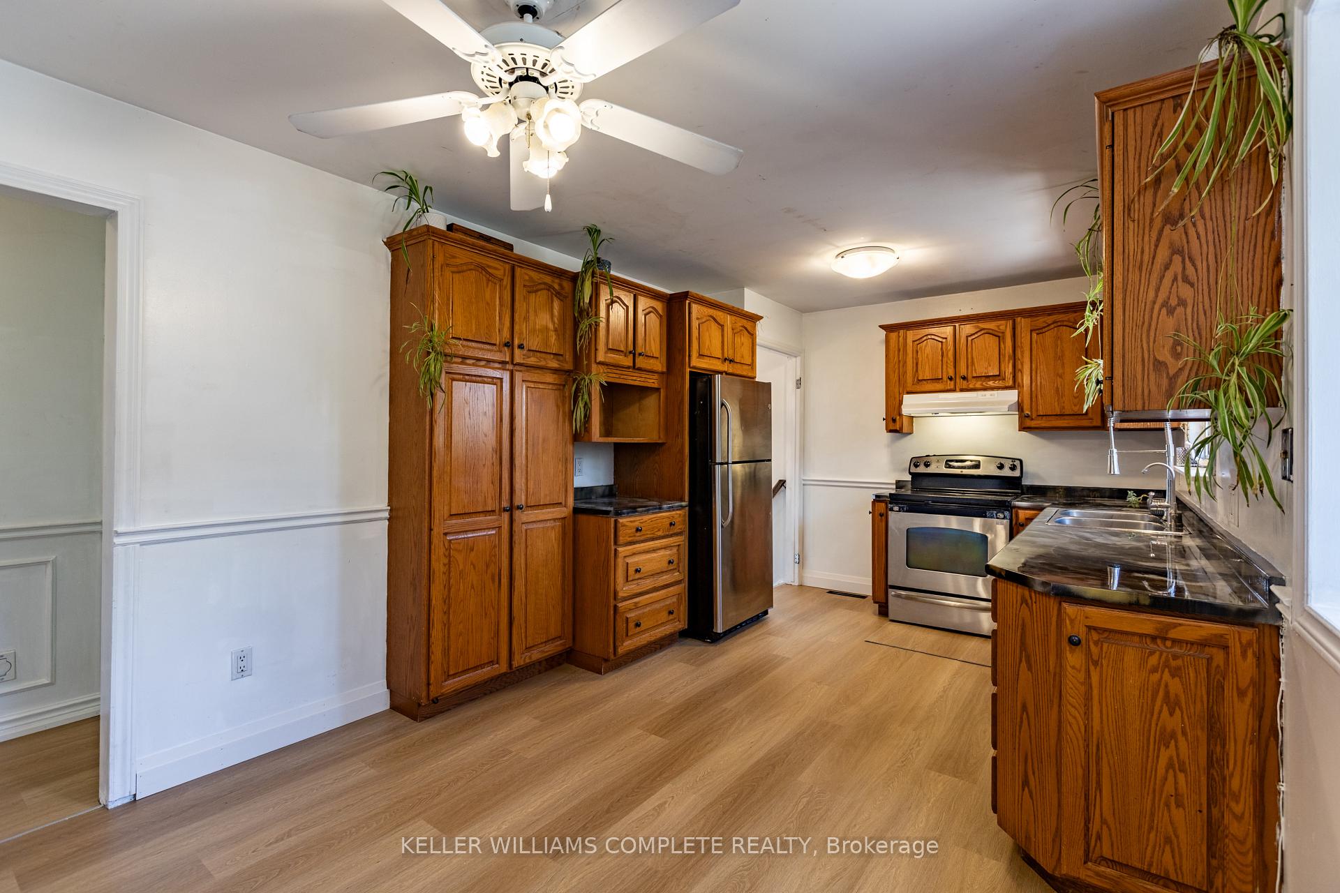 Photo 16 of 9 Glen Avenue, St. Catharines, Western Hill — HOMEH