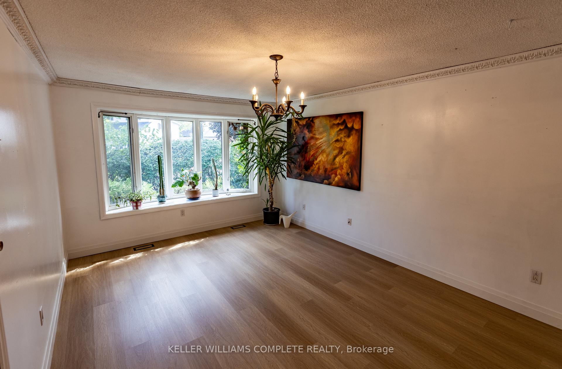 Photo 21 of 9 Glen Avenue, St. Catharines, Western Hill — HOMEH