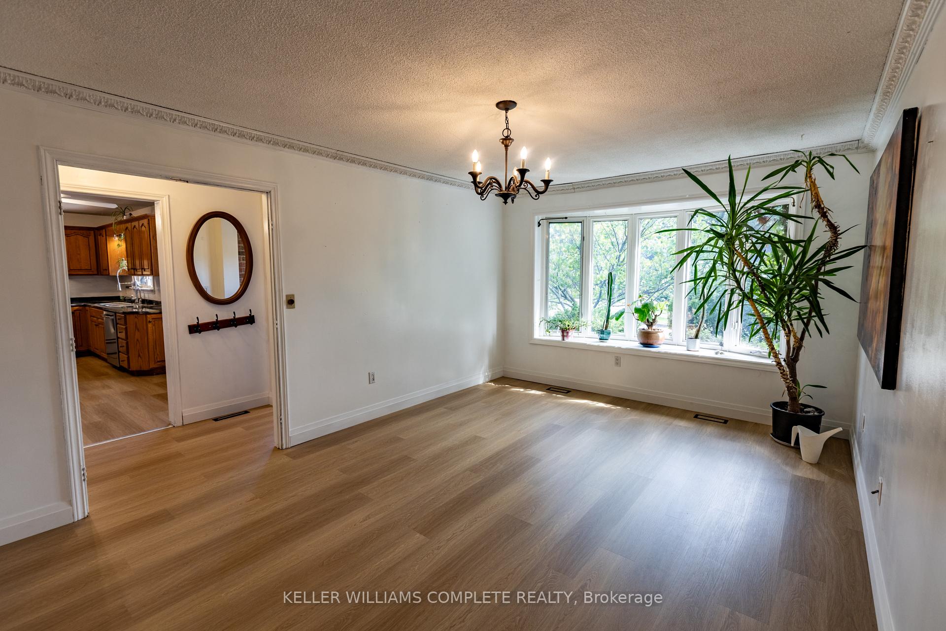 Photo 23 of 9 Glen Avenue, St. Catharines, Western Hill — HOMEH