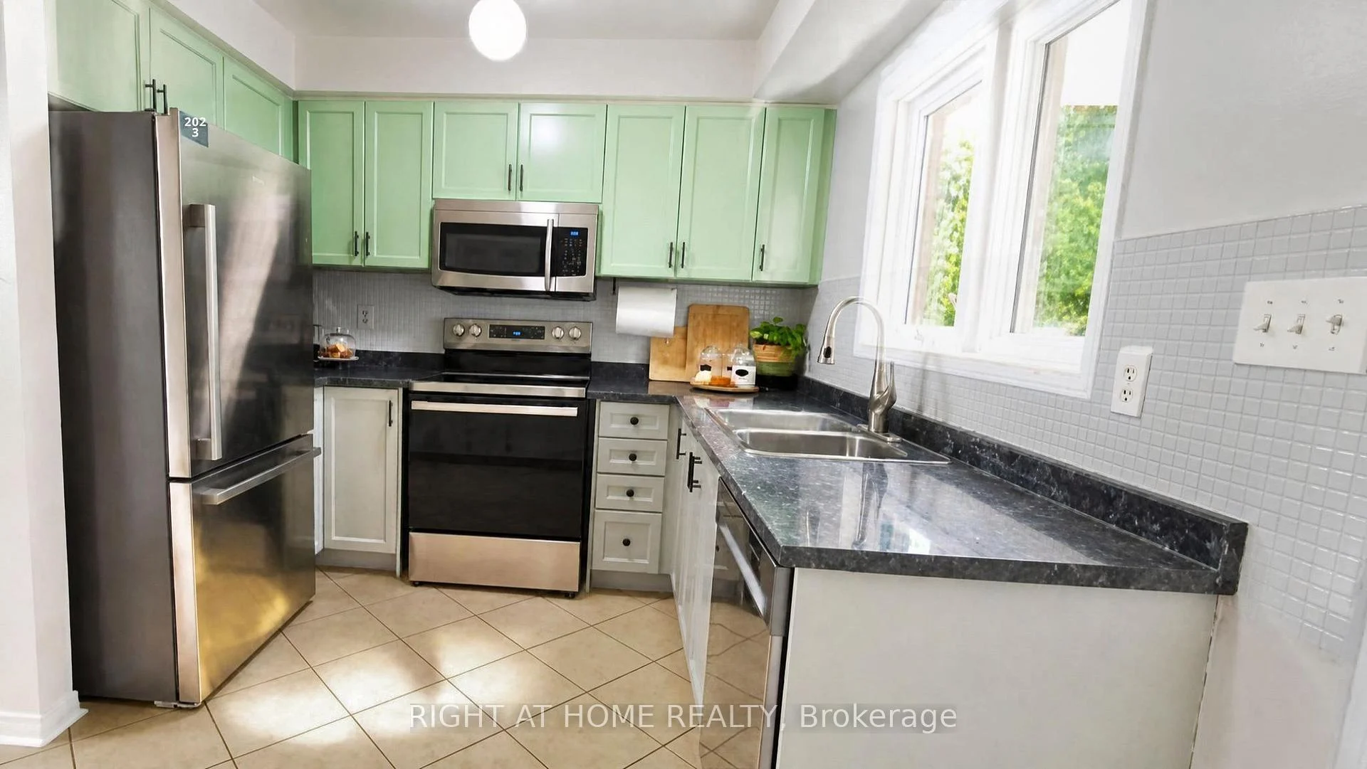 Photo 38 of Unit BL43, 43 Brickworks Lane, Toronto, Junction Area — HOMEH