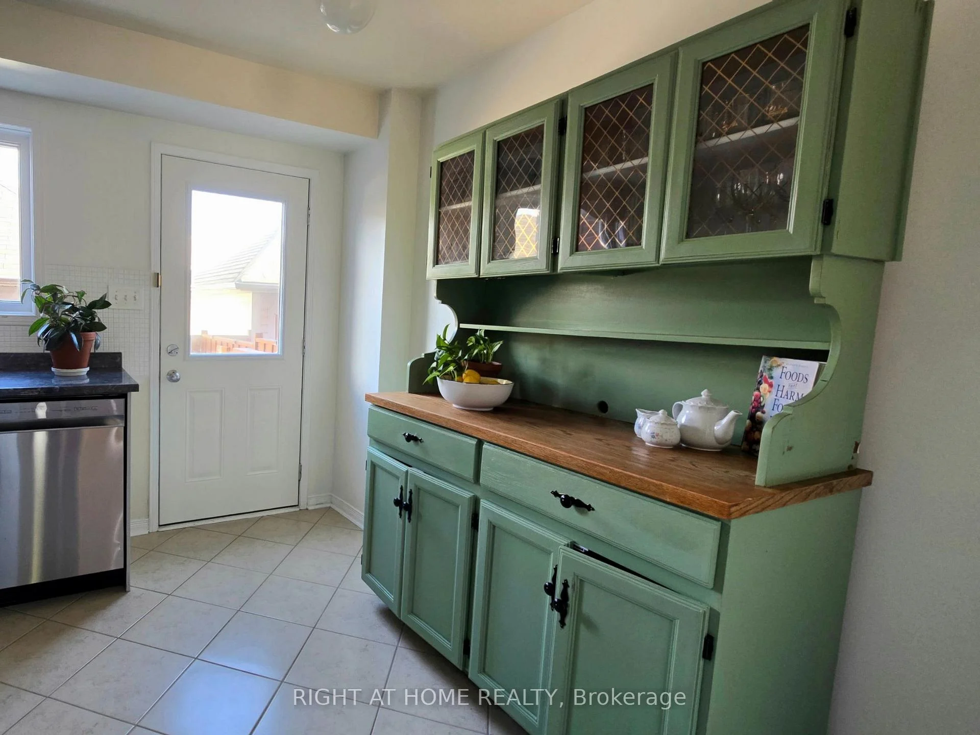 Photo 27 of Unit BL43, 43 Brickworks Lane, Toronto, Junction Area — HOMEH