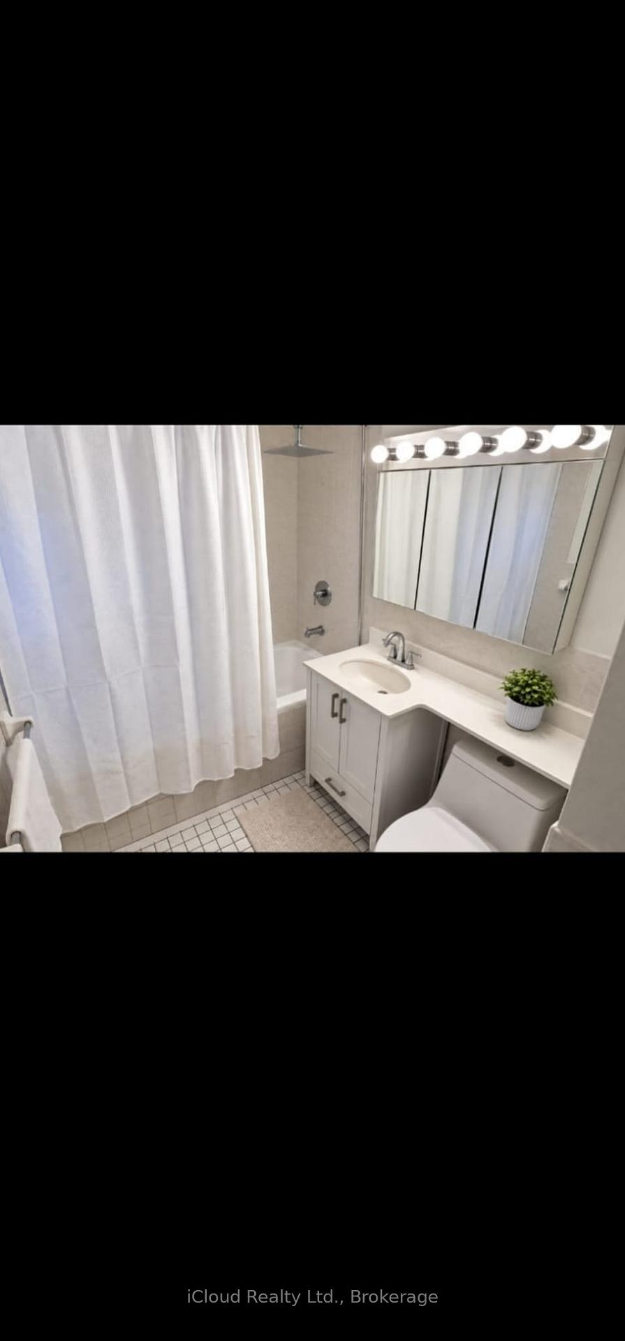 Photo 12 of Unit Upper, 27 Inchcliffe Crescent, Etobicoke, Humber Heights — HOMEH
