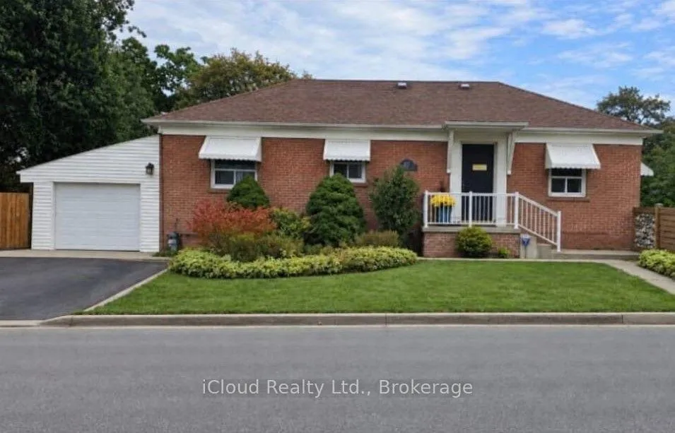 Photo 1 of Unit Upper, 27 Inchcliffe Crescent, Etobicoke, Humber Heights — HOMEH