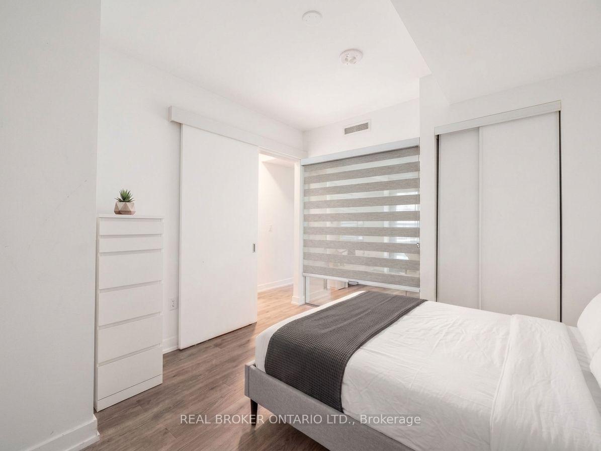 Photo 3 of Unit 922, 1 Jarvis Street E, Hamilton, Beasley — HOMEH