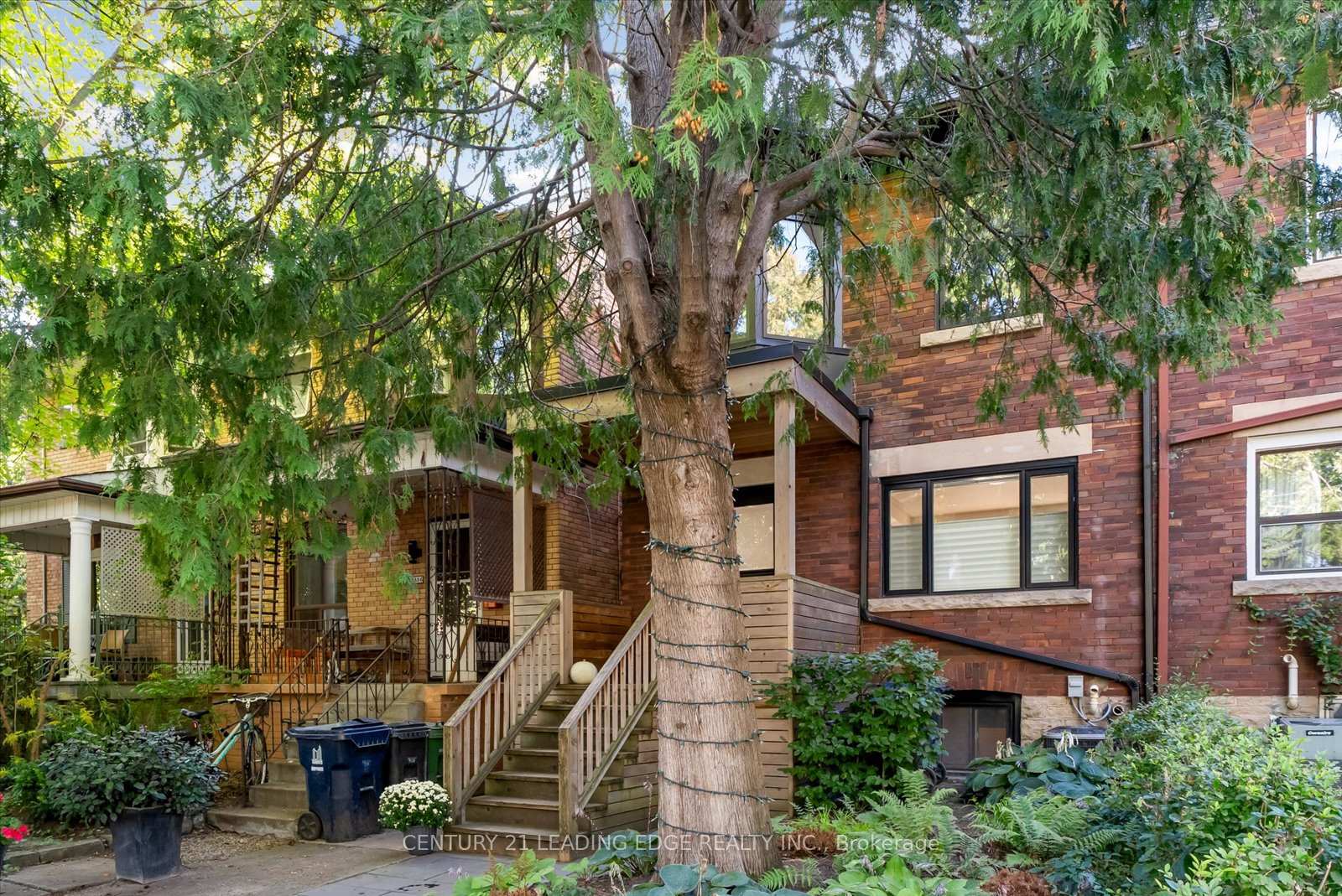 Photo 3 of 888 Manning Avenue, Toronto, The Annex — HOMEH