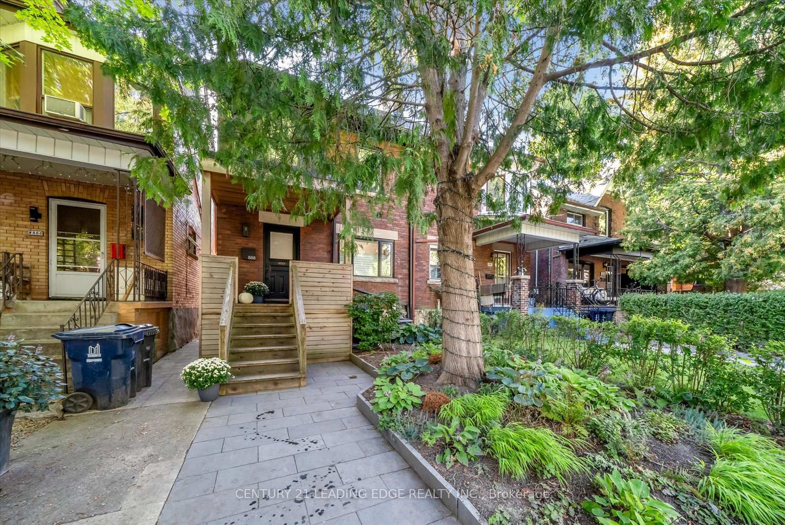 Photo 4 of 888 Manning Avenue, Toronto, The Annex — HOMEH