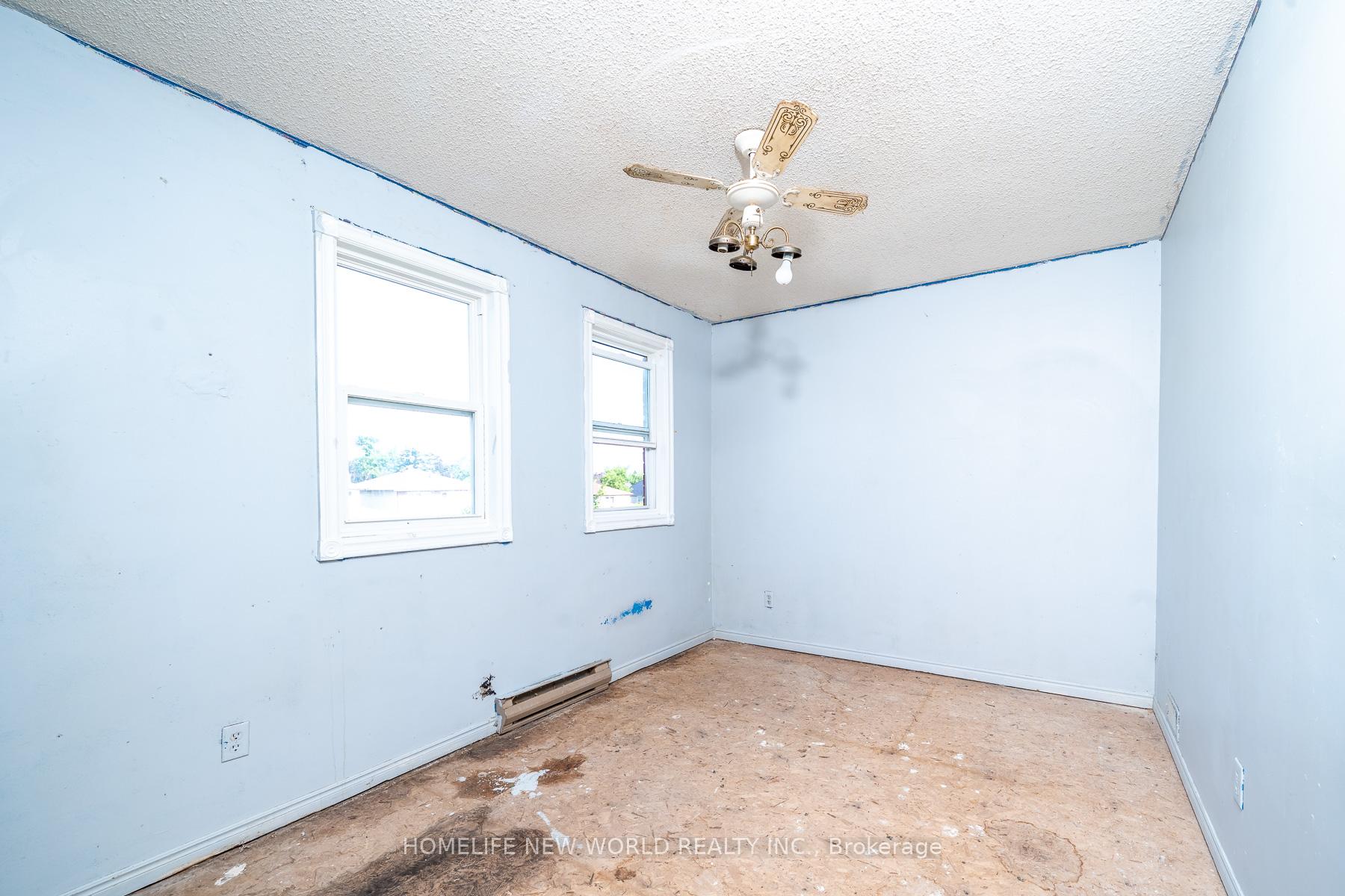 Photo 17 of 341 Hickling Trail, Barrie, Grove East — HOMEH