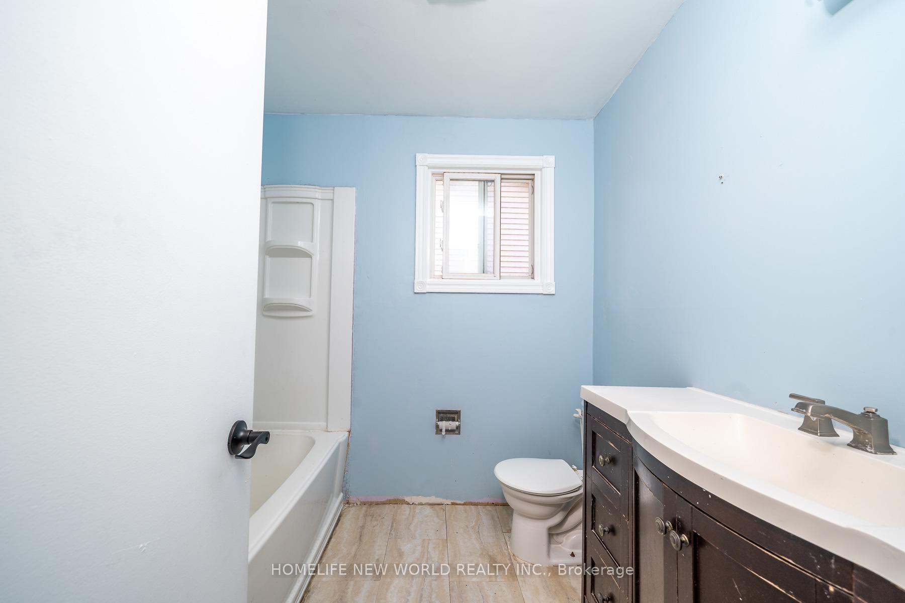 Photo 18 of 341 Hickling Trail, Barrie, Grove East — HOMEH