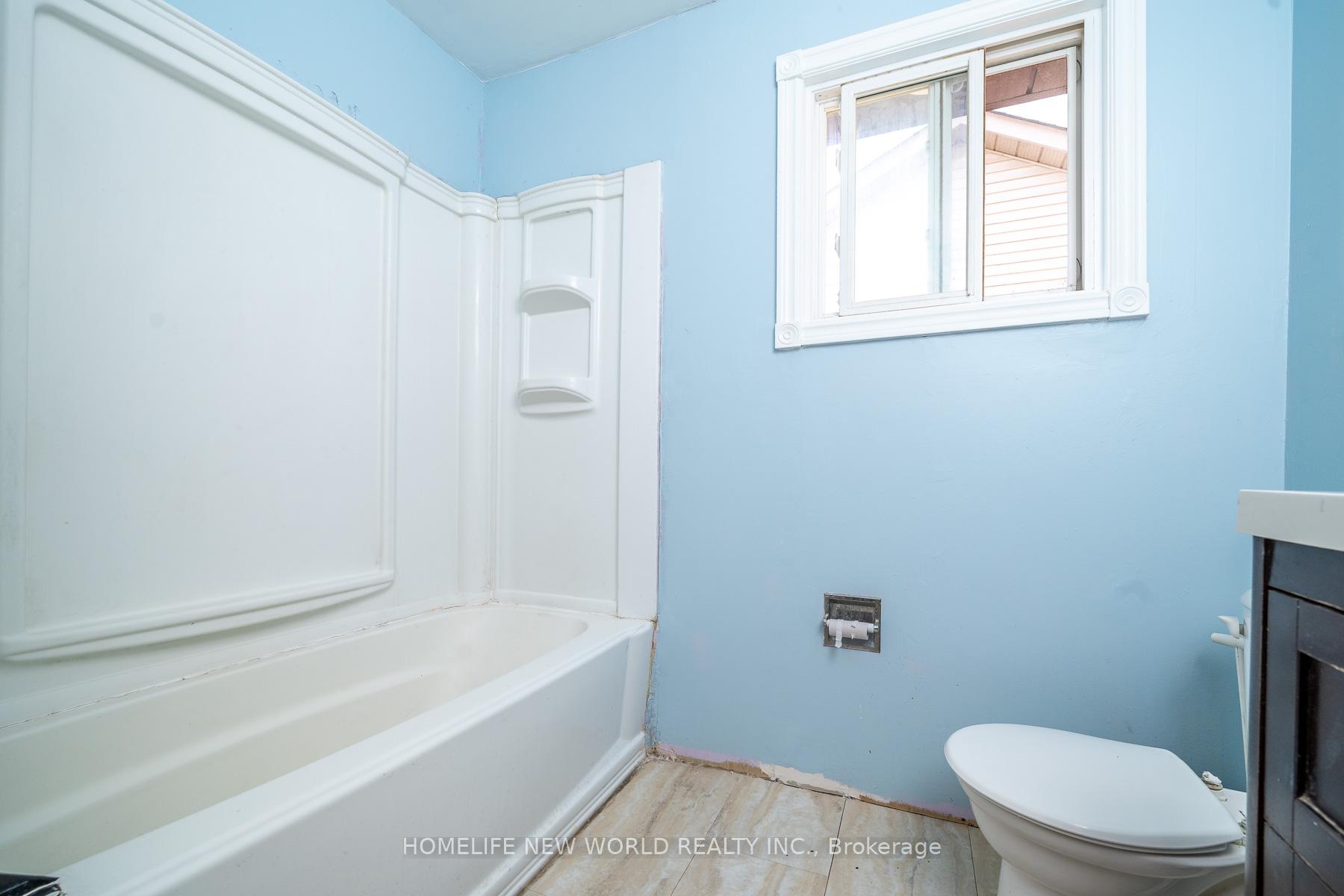 Photo 19 of 341 Hickling Trail, Barrie, Grove East — HOMEH