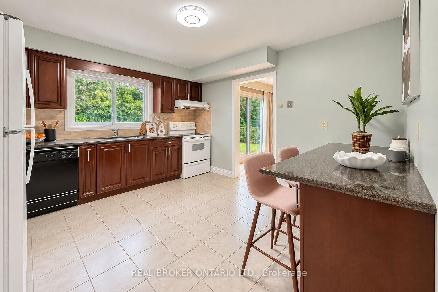 Photo 10 of 89 Bushmills Square, Scarborough, Agincourt North — HOMEH