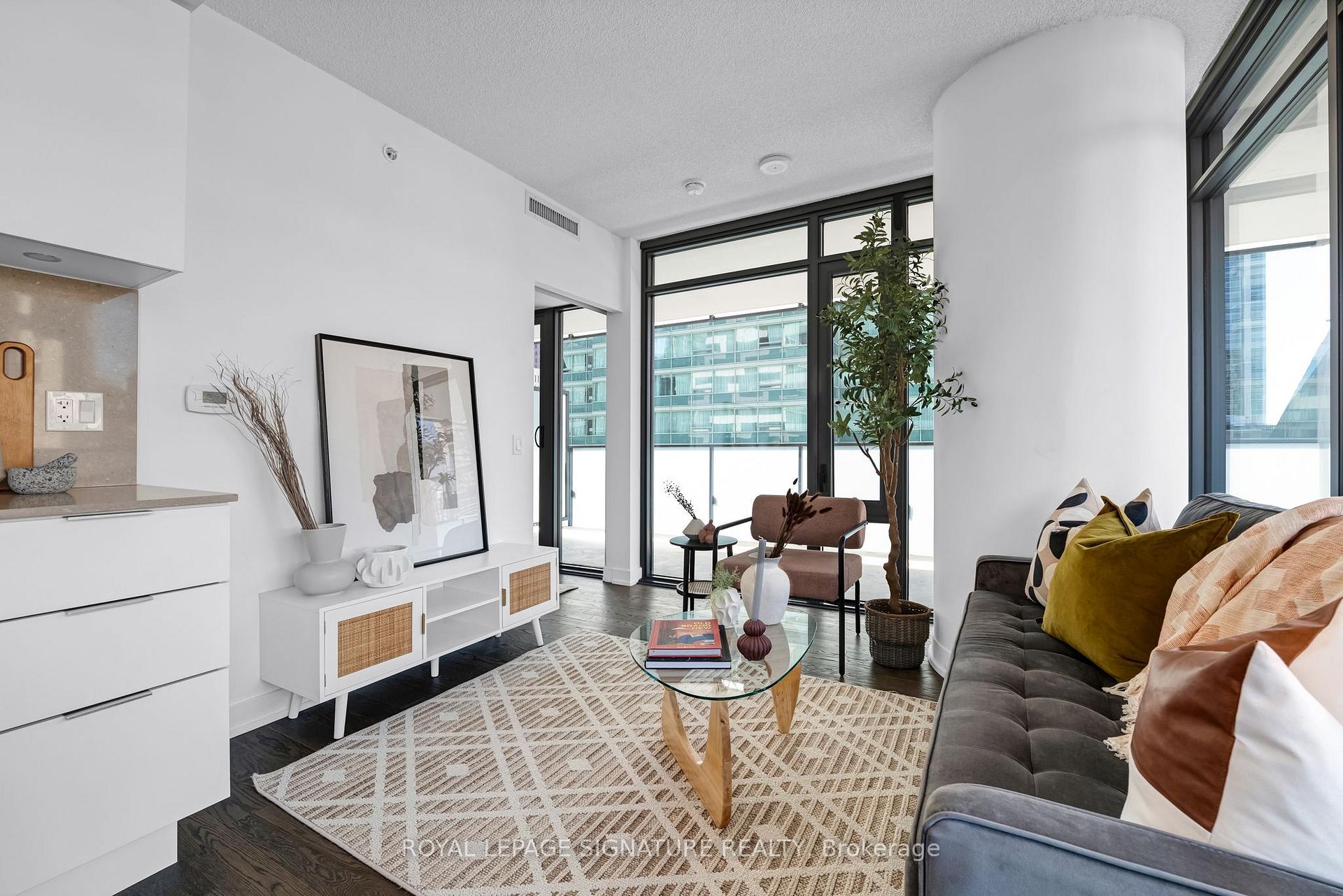 Photo 3 of Unit 1212, 25 Richmond Street E, Toronto, Church-Yonge Corridor — HOMEH