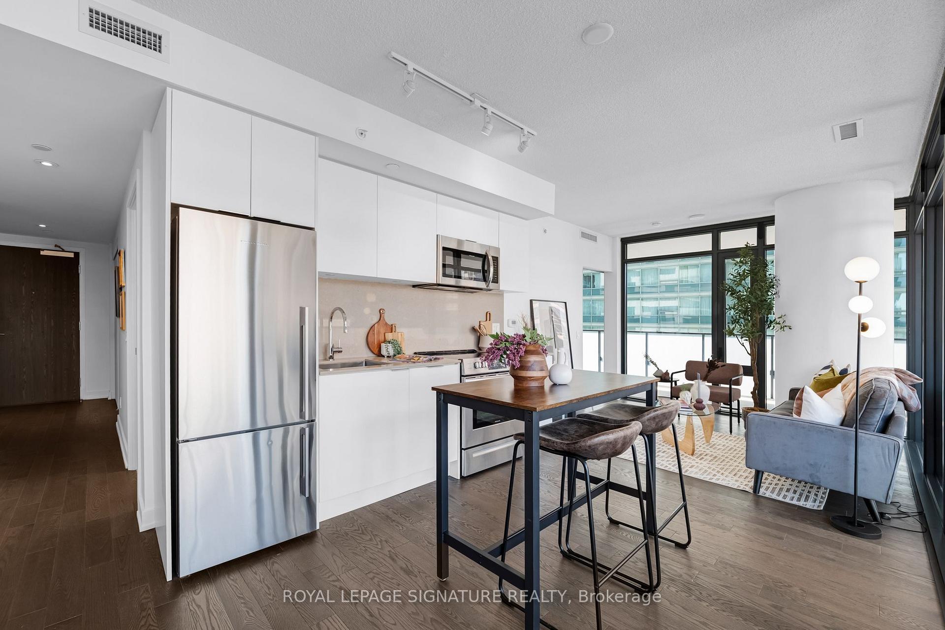 Photo 6 of Unit 1212, 25 Richmond Street E, Toronto, Church-Yonge Corridor — HOMEH