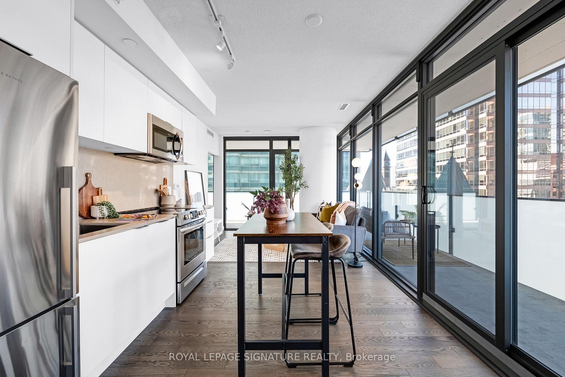 Photo 8 of Unit 1212, 25 Richmond Street E, Toronto, Church-Yonge Corridor — HOMEH