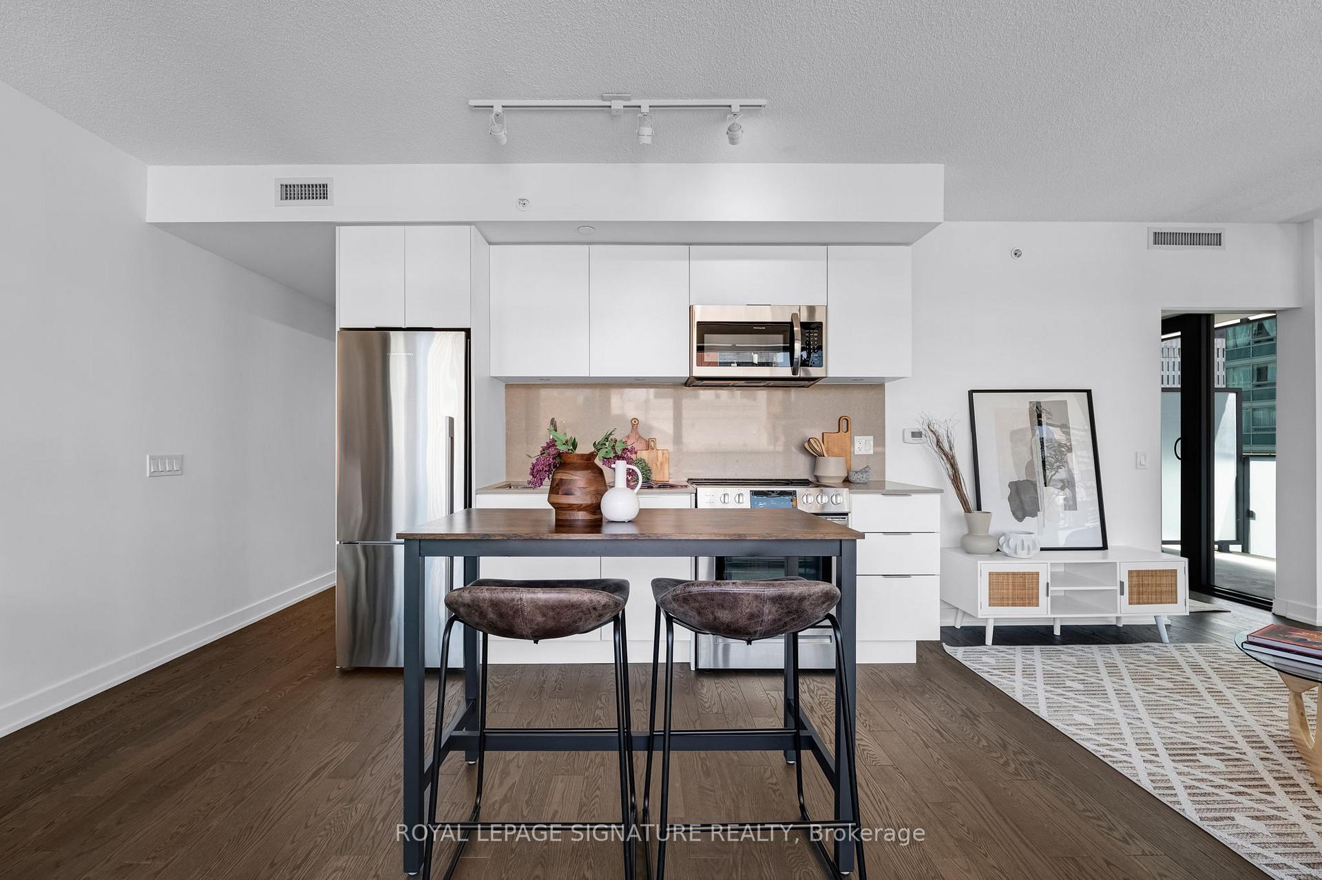 Photo 9 of Unit 1212, 25 Richmond Street E, Toronto, Church-Yonge Corridor — HOMEH