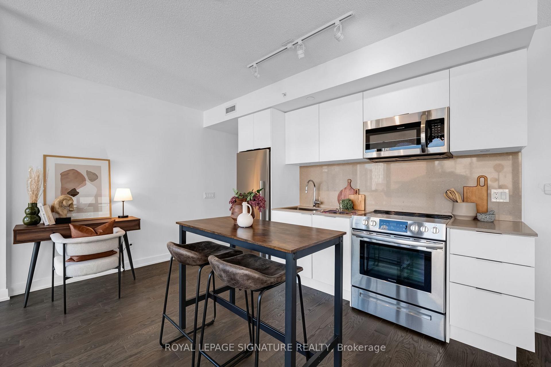 Photo 10 of Unit 1212, 25 Richmond Street E, Toronto, Church-Yonge Corridor — HOMEH