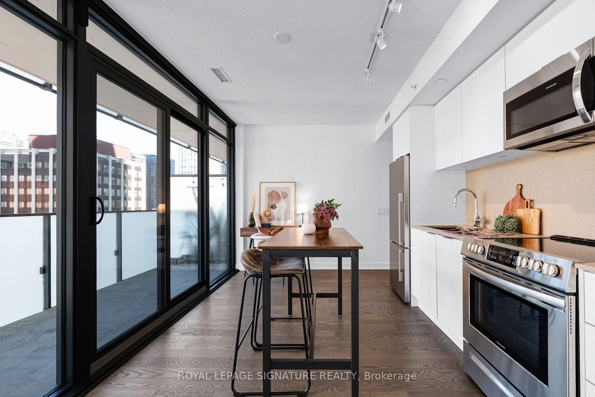 Photo 11 of Unit 1212, 25 Richmond Street E, Toronto, Church-Yonge Corridor — HOMEH