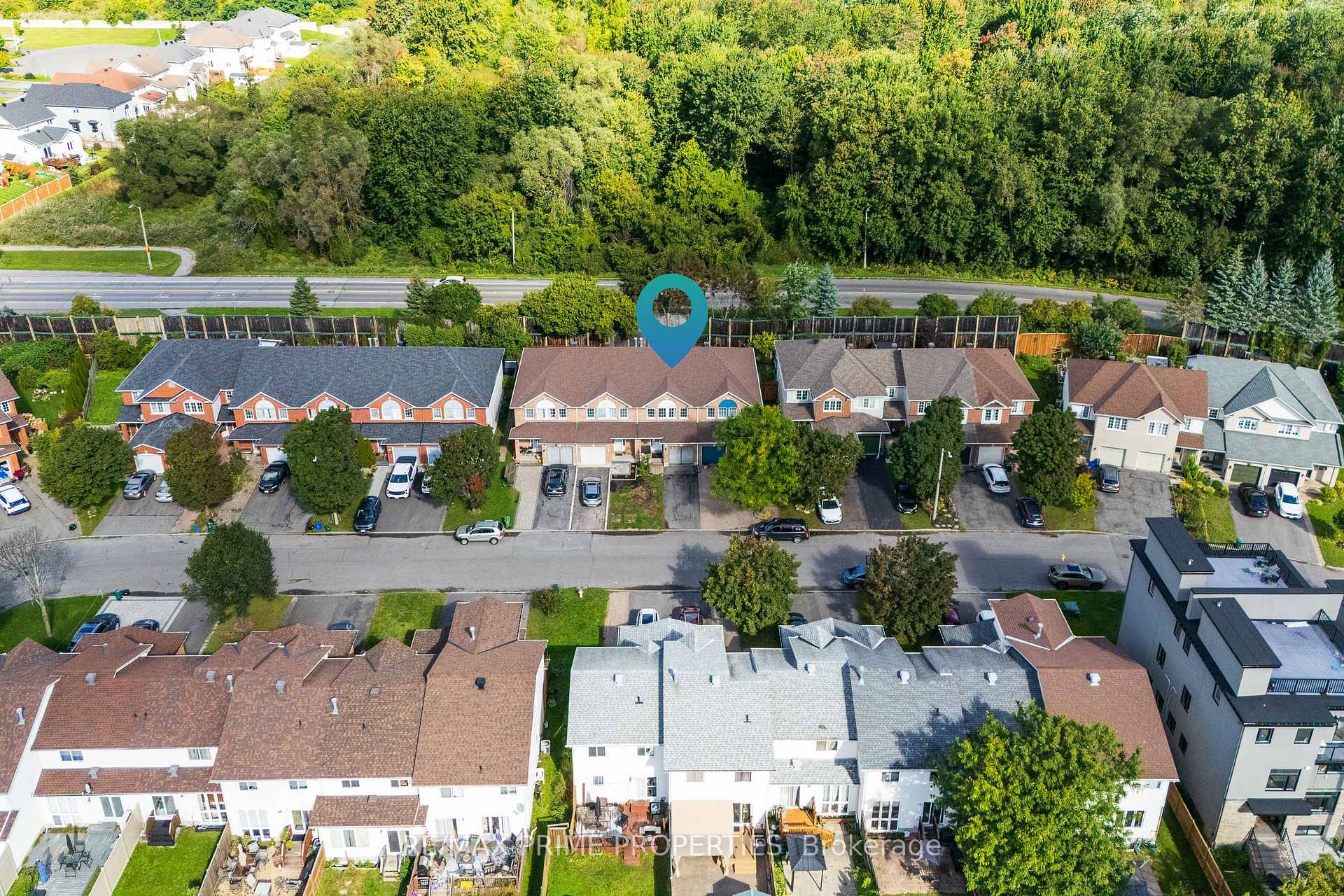 Photo 2 of 33 Inverkip Avenue, Ottawa, Hunt Club Park/Greenboro — HOMEH