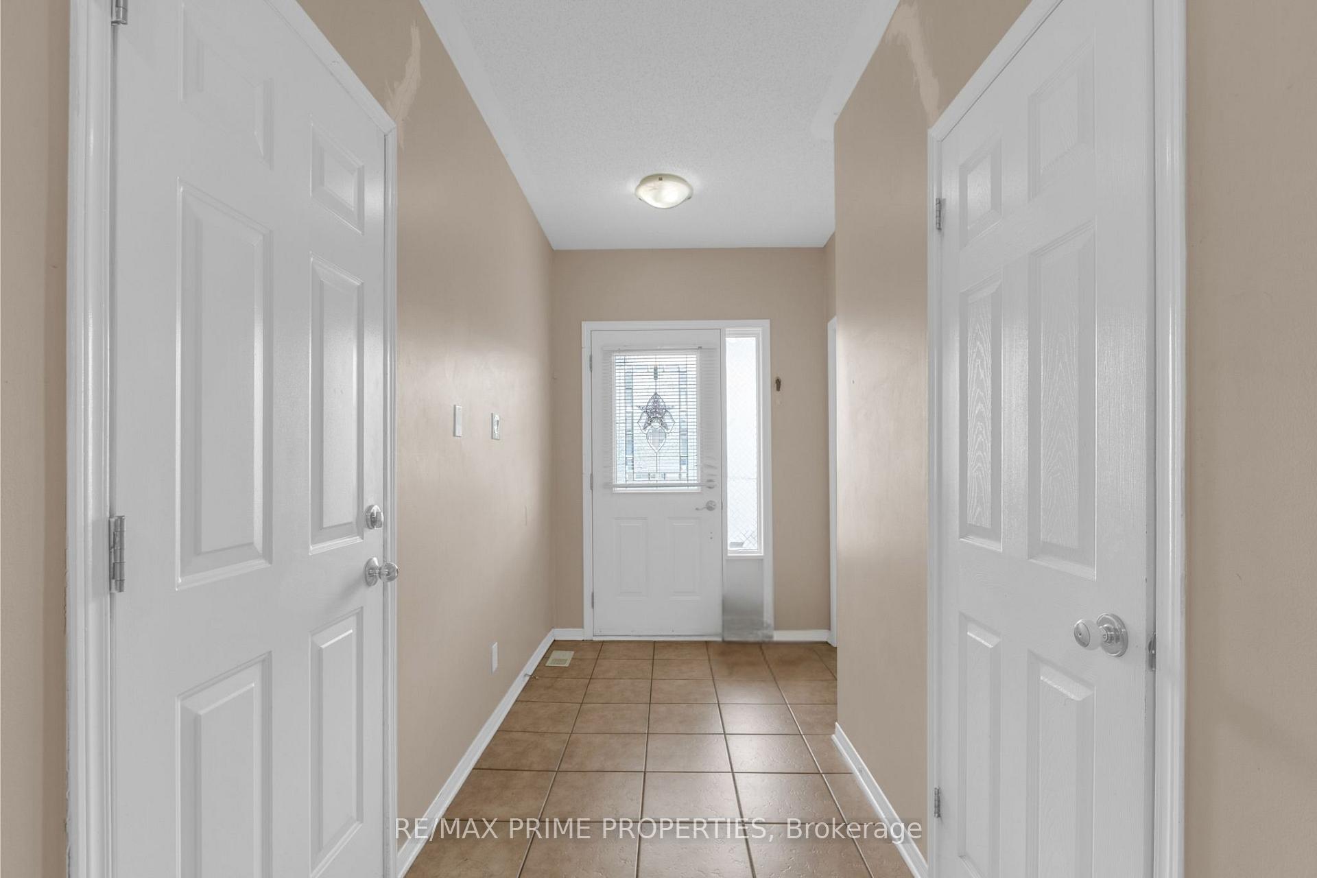 Photo 4 of 33 Inverkip Avenue, Ottawa, Hunt Club Park/Greenboro — HOMEH