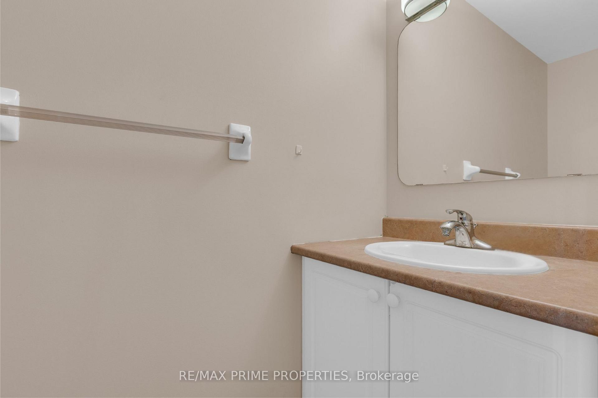 Photo 5 of 33 Inverkip Avenue, Ottawa, Hunt Club Park/Greenboro — HOMEH
