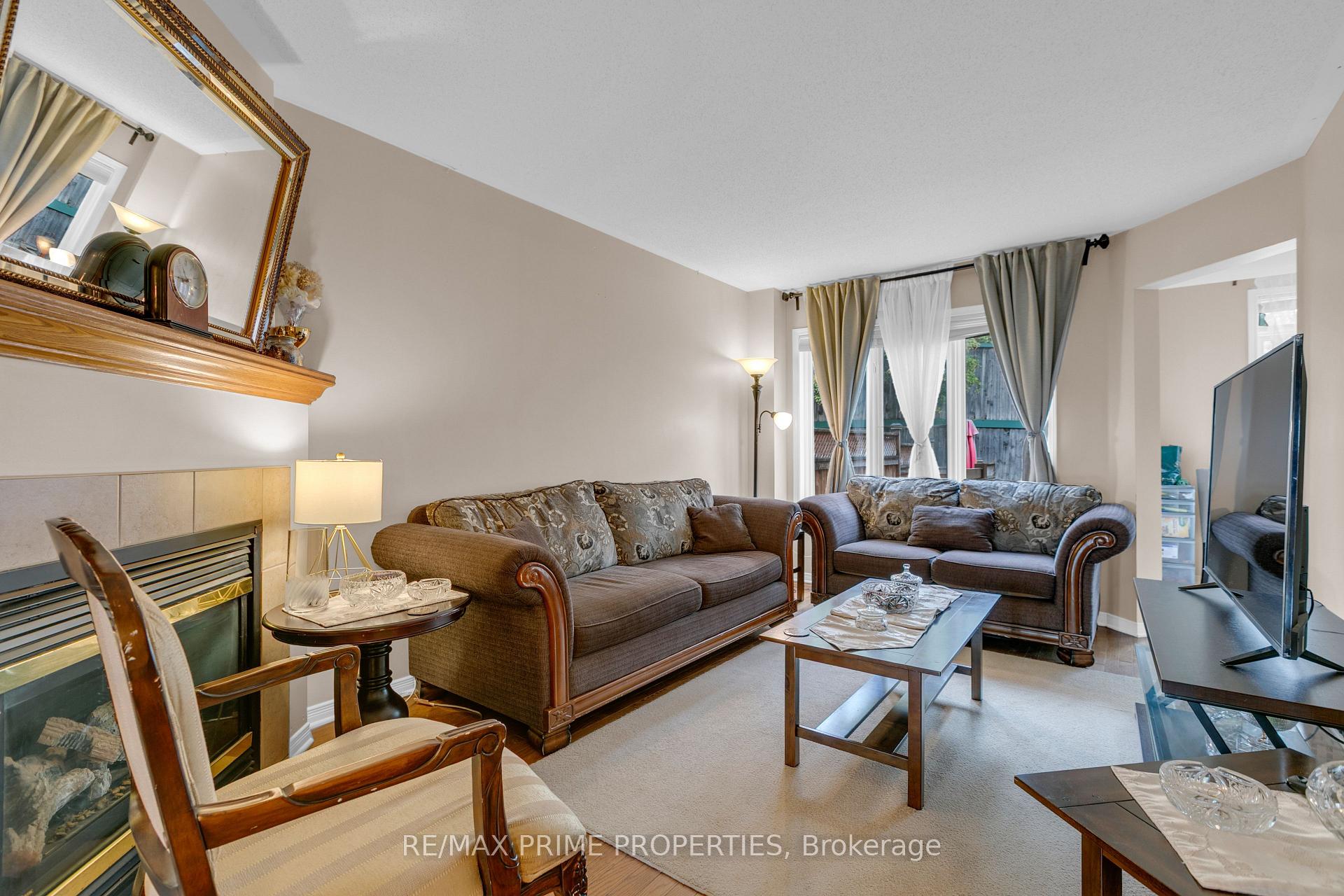 Photo 6 of 33 Inverkip Avenue, Ottawa, Hunt Club Park/Greenboro — HOMEH