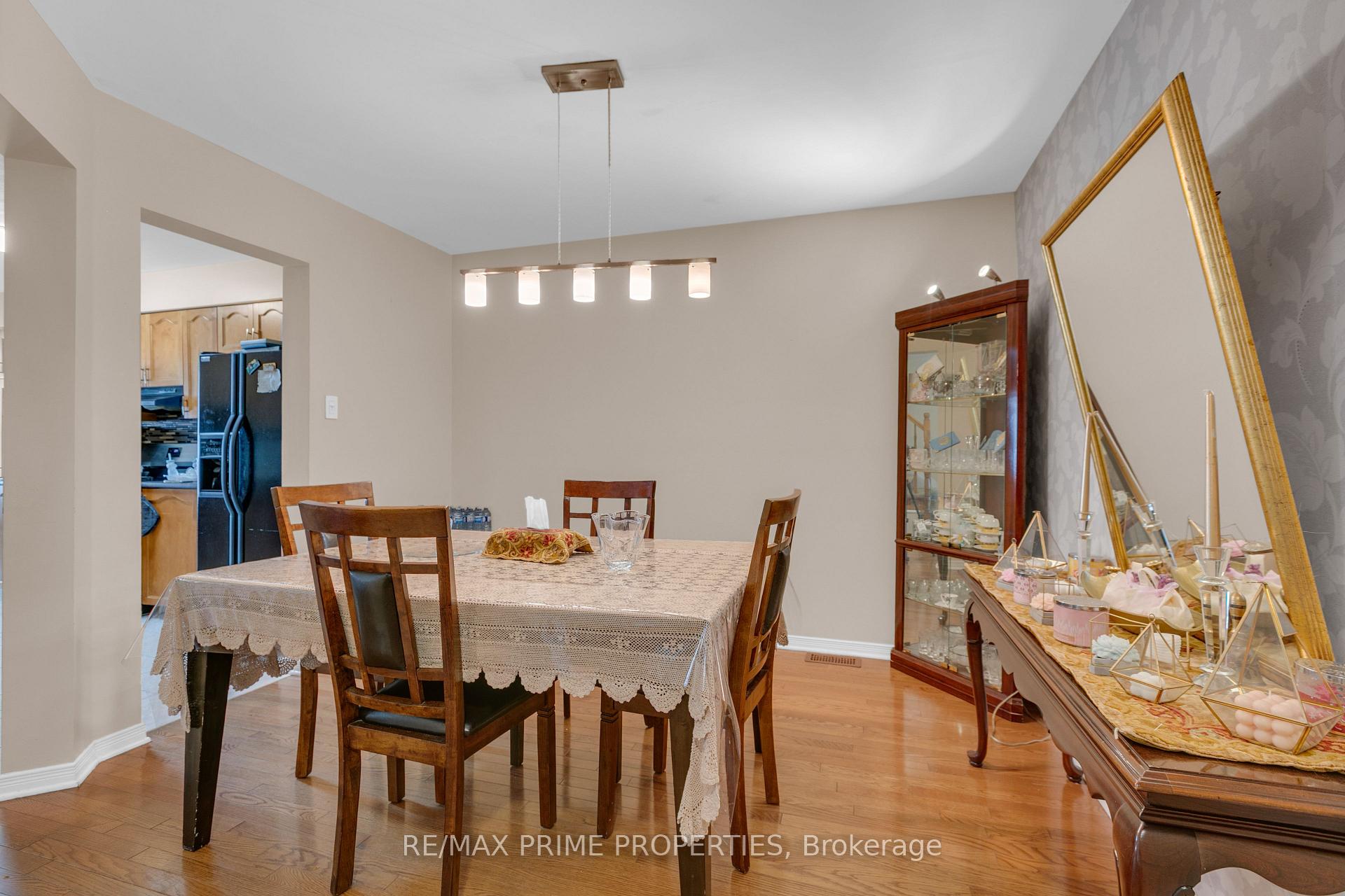Photo 9 of 33 Inverkip Avenue, Ottawa, Hunt Club Park/Greenboro — HOMEH