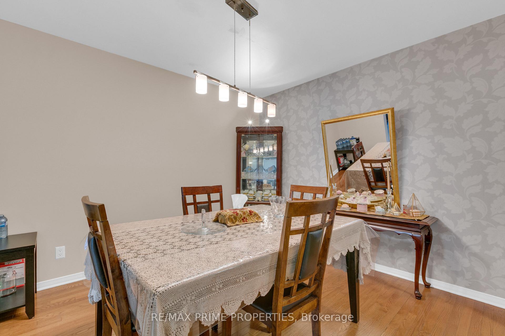 Photo 10 of 33 Inverkip Avenue, Ottawa, Hunt Club Park/Greenboro — HOMEH