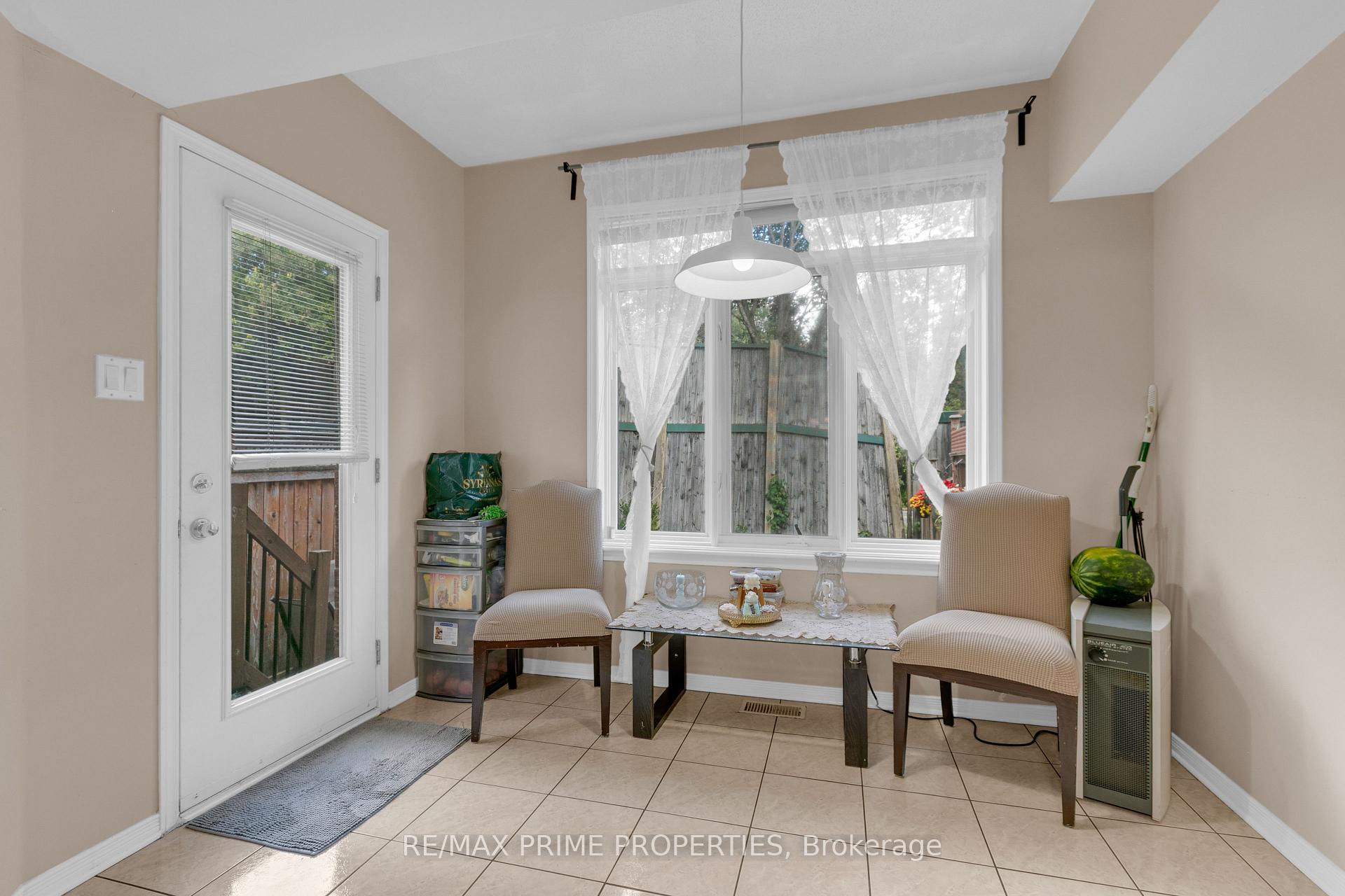 Photo 15 of 33 Inverkip Avenue, Ottawa, Hunt Club Park/Greenboro — HOMEH